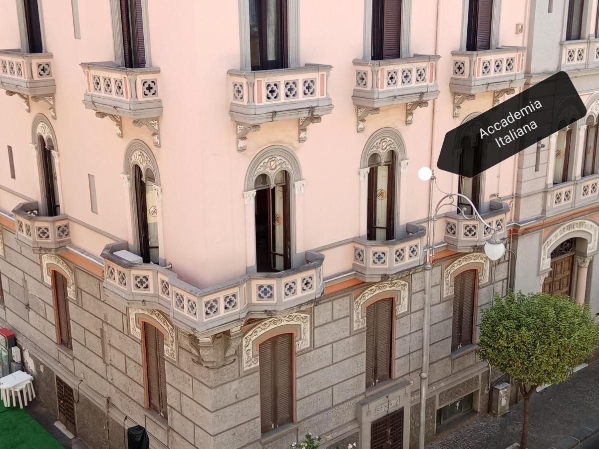 Bed and Breakfast In Via Roma Салерно Экстерьер фото